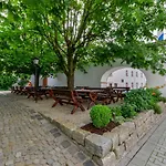 Sixt Hotel